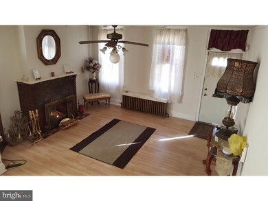 342 E Airy St, Norristown, PA 19401 - photo 2