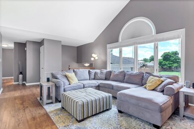 701 N Robin Ct, Griffith, IN 46319 - photo 2