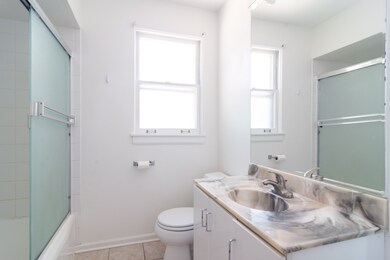 2196 Scott Rd, Northbrook, IL 60062 - photo 3