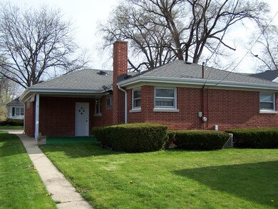 1319 E Algonquin Rd, Des Plaines, IL 60016 - photo 2