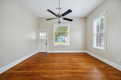 942 Arlington St, Houston, TX 77008 - photo 4