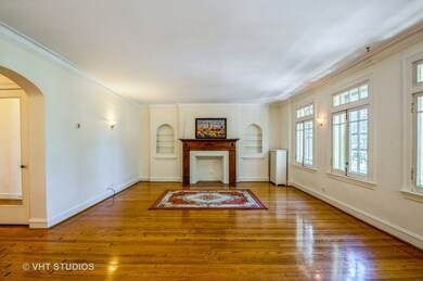 6038 N Washtenaw Ave unit 2, Chicago, IL 60659 - photo 2