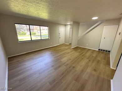 9586 Fernwood Dr, Olmsted Falls, OH 44138 - photo 6