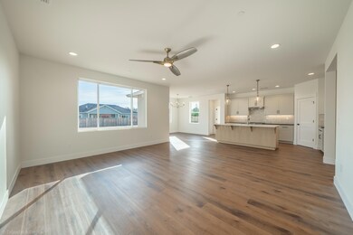 3073 Harlan Dr-7