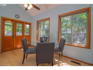 2071 Augusta St, Eugene, OR 97403 - photo 7