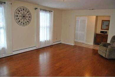 726 Pineview Ln, North Wales, PA 19454 - photo 4