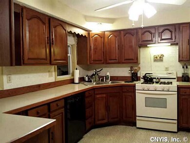 Kitchen and counter space!