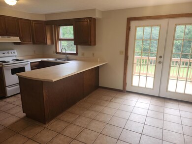 165 Old Derry Rd unit B, Hudson, NH 03051 - photo 6