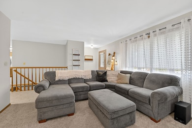 2008 Ceil St, Little Chute, WI 54140 - photo 3