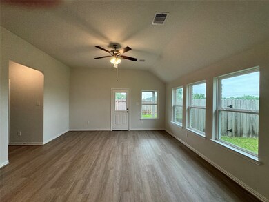 200 Eagleville Dr, Alvin, TX 77511 - photo 4