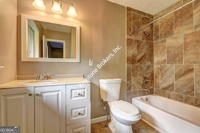 10119 Port Royal Ct, Jonesboro, GA 30238 - photo 7