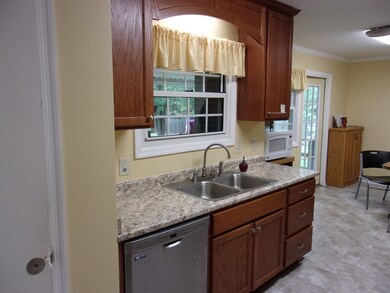 901 Sycamore Dr unit 901, Manchester, TN 37355 - photo 5