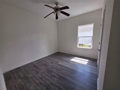 6223 Lacey Oak Dr, Hitchcock, TX 77563 - photo 7