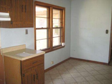 224 Westmoreland Ave, Waukegan, IL 60085 - photo 3