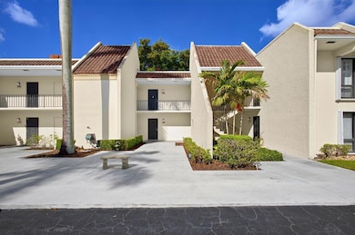 1731 Presidential Way unit 2030, West Palm Beach, FL 33401 - photo 3