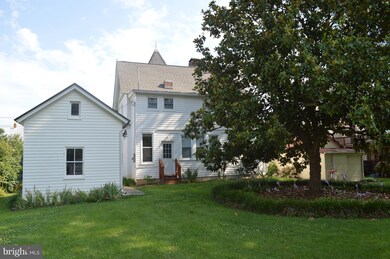 111 N High St, Edinburg, VA 22824 - photo 3