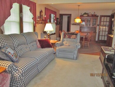 310 1/2 Cherry St, Holyoke, MA 01040 - photo 6