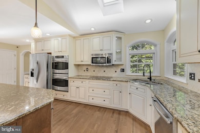 1733 Dauphin Ave, Reading, PA 19610 - photo 4