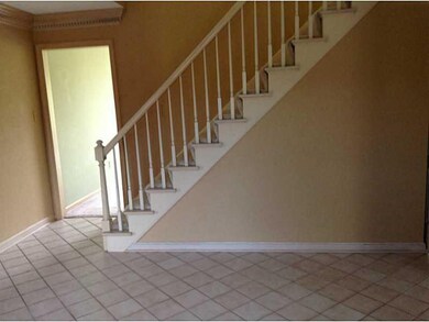 Entry/Foyer.