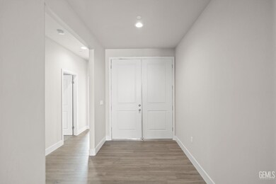 7404 Snowy Owl Ln, Bakersfield, CA 93306 - photo 4