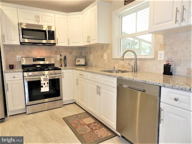 13538 Vandalia Dr, Rockville, MD 20853 - photo 7