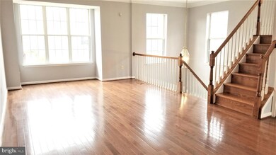 13279 Coppermill Dr, Herndon, VA 20171 - photo 5