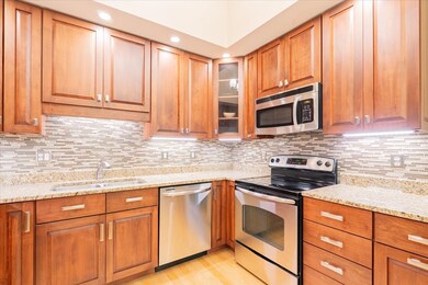 212 N Center St unit 104, Bloomington, IL 61701 - photo 6