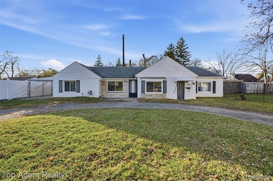 23615 Columbus Ave, Warren, MI 48089 - photo 2