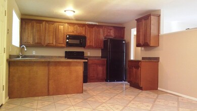 4437 W Avalon Dr, Phoenix, AZ 85031 - photo 2