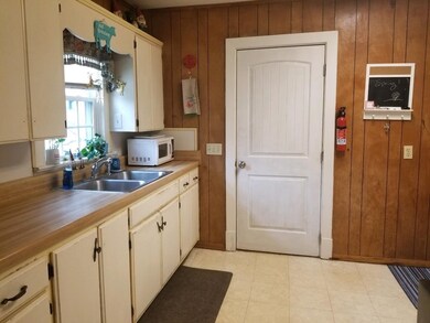 129 Carlisle Ave, Shelbyville, TN 37160 - photo 7