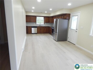 4117 Grape St, Coplay, PA 18037 - photo 5