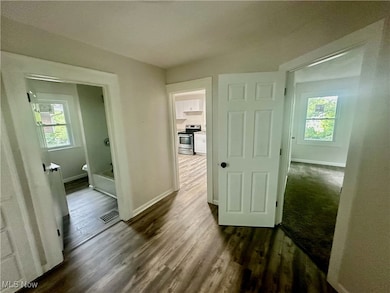 833 Work Dr unit 835, Akron, OH 44320 - photo 5