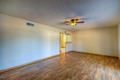 Living Room (4)