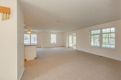 39 Glasgow Cir, Hudson, NH 03051 - photo 6