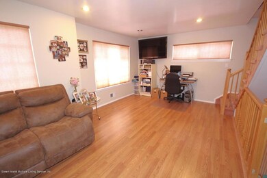 21 Red Cedar Ln, Staten Island, NY 10309 - photo 4