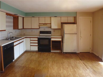 19 Warren Ave unit 3, North Providence, RI 02911 - photo 4