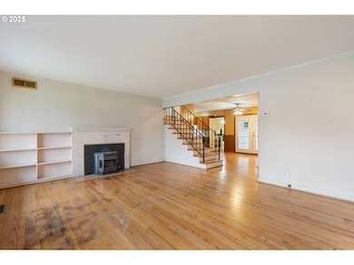 3607 SE 130th Ave, Portland, OR 97236 - photo 4