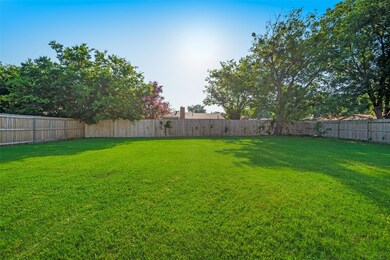 929 Warwick St, Bedford, TX 76022 - photo 6