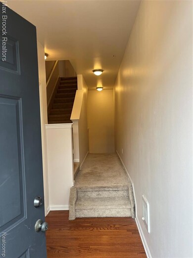 3255 Camden Dr unit 121, Troy, MI 48084 - photo 3