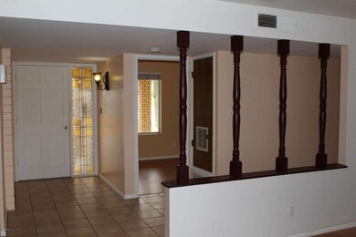 4101 W Hatcher Rd Foyer