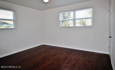 6714 Peter Rabbit Dr N, Jacksonville, FL 32210 - photo 5