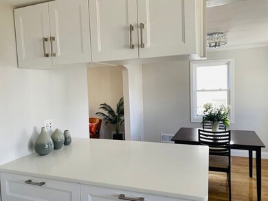 Thirtyone York St unit 31, Watertown, MA 02472 - photo 5