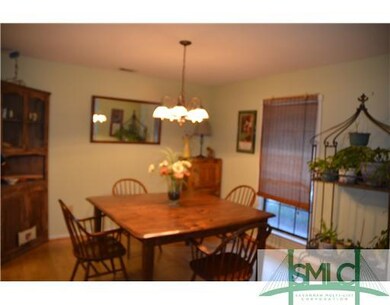 Dining Room. Laminate wood floors in Dining Room f
