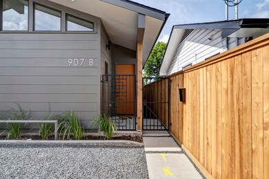 907 Kern St unit B, Houston, TX 77009 - photo 2