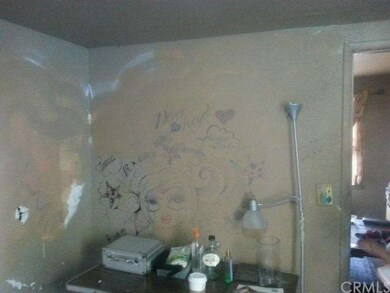 grafitti on walls 