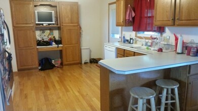 1417 Colton St, Columbus Junction, IA 52738 - photo 3