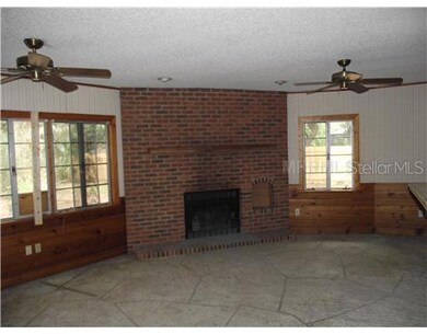 Den/Family/Great Room - Family Room