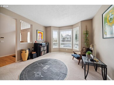 Living Room/Entrance