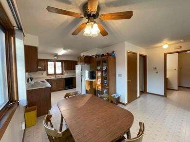 512 S 4th St, La Crescent, MN 55947 - photo 2