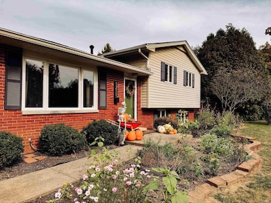 1211 E Prairie Dr, Bloomington, IN 47408 - photo 2